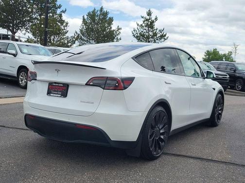 White 2022 Tesla Model Y Performance Dual Motor All-Wheel Drive