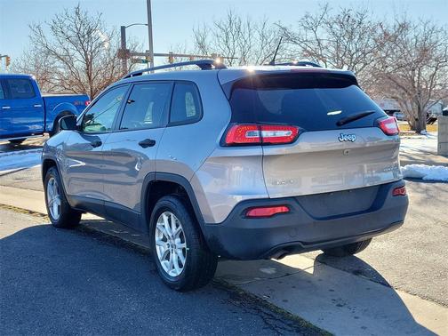 2016 Jeep Cherokee Sport
