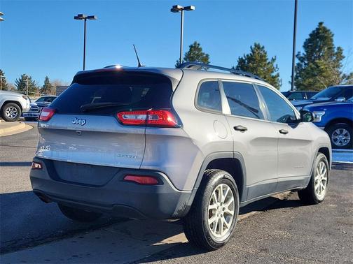 2016 Jeep Cherokee Sport