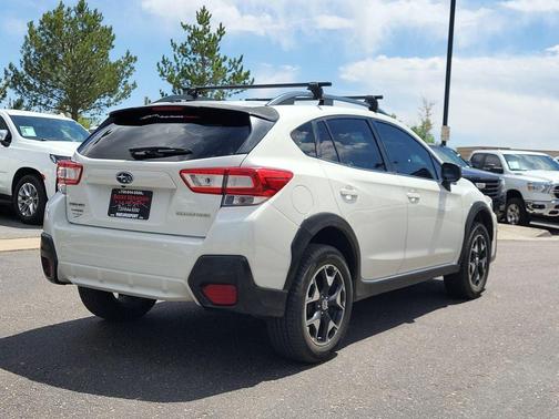 White 2018 Subaru Crosstrek 2.0i