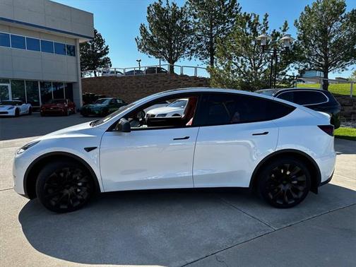 2023 Tesla Model Y Long Range Dual Motor All-Wheel Drive