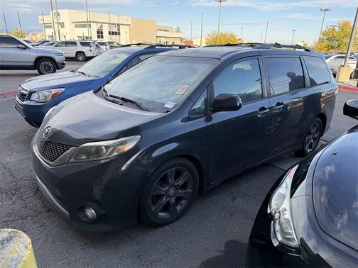 2016 Toyota Sienna SE