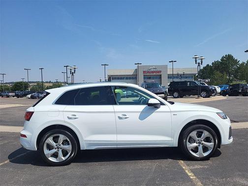 2022 Audi Q5 45 S line Premium Plus