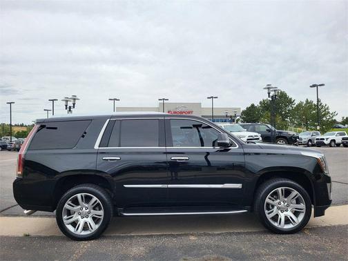 2017 Cadillac Escalade Luxury