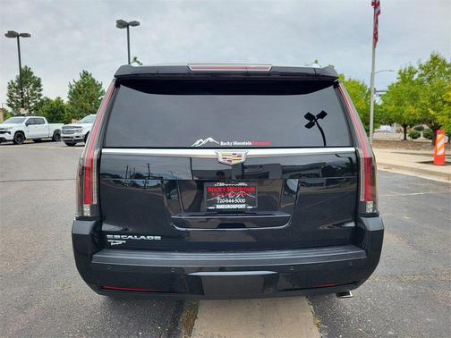 2017 Cadillac Escalade Luxury