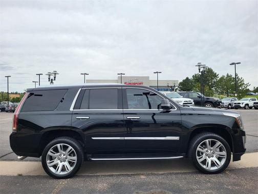 2017 Cadillac Escalade Luxury