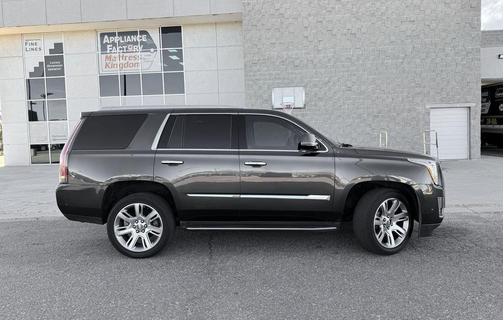 2017 Cadillac Escalade Luxury