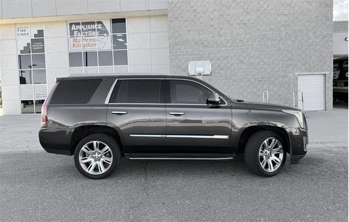 2017 Cadillac Escalade Luxury