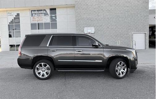 2017 Cadillac Escalade Luxury