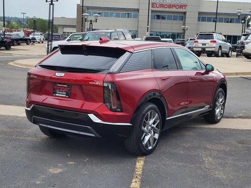 2025 Cadillac OPTIQ Luxury 1 AWD