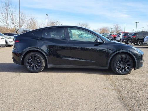 2022 Tesla Model Y Long Range Dual Motor All-Wheel Drive