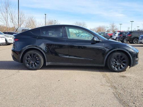 2022 Tesla Model Y Long Range Dual Motor All-Wheel Drive