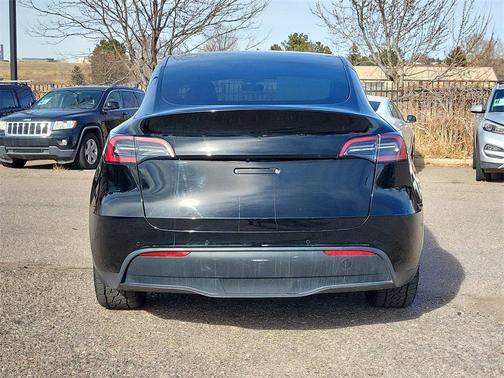 2022 Tesla Model Y Long Range Dual Motor All-Wheel Drive