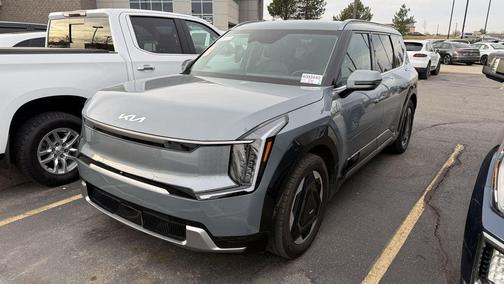 Green 2024 Kia EV9 Land