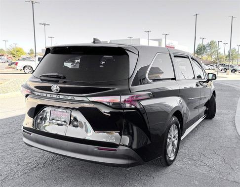 2021 Toyota Sienna LE