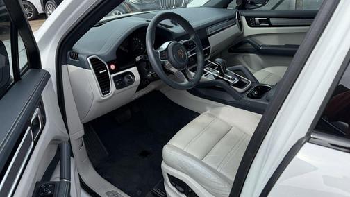 White 2023 Porsche Cayenne Cayenne