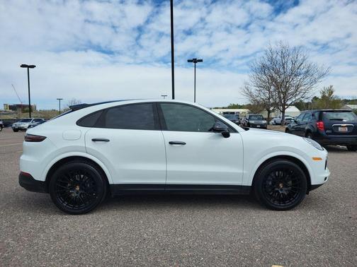 White 2023 Porsche Cayenne Cayenne