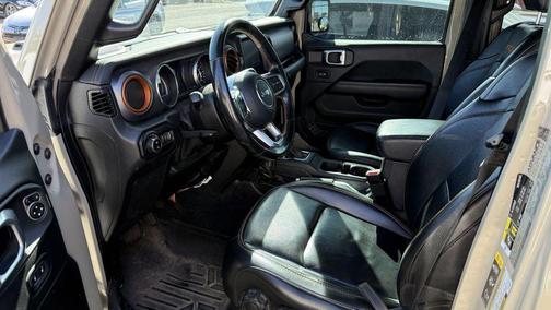 Beige 2020 Jeep Gladiator Mojave 4x4