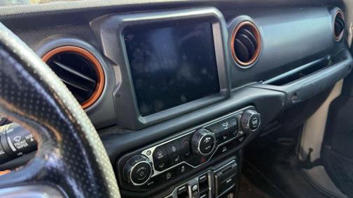 Beige 2020 Jeep Gladiator Mojave 4x4
