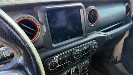 Beige 2020 Jeep Gladiator Mojave 4x4
