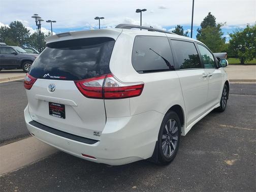2019 Toyota Sienna XLE