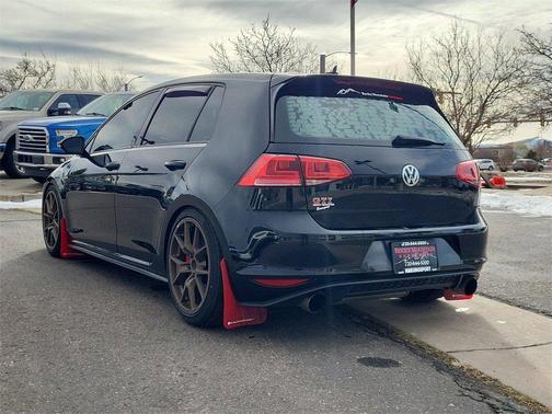 2017 Volkswagen Golf GTI Sport