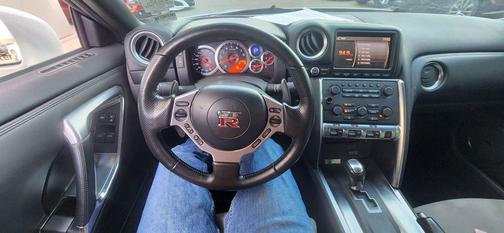 White 2009 Nissan GT-R Premium