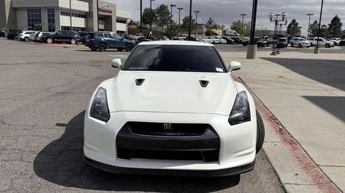 White 2009 Nissan GT-R Premium