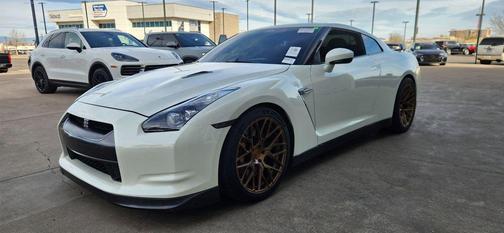 White 2009 Nissan GT-R Premium