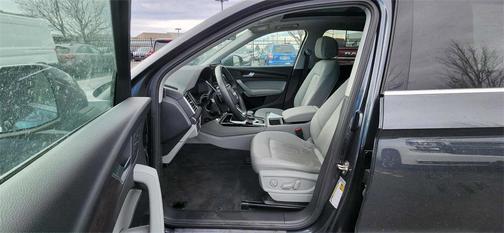 2022 Audi Q5 40 Premium Plus
