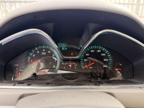 White 2016 Chevrolet Traverse 1LT