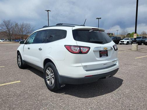 White 2016 Chevrolet Traverse 1LT