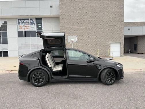 2023 Tesla Model X Standard Range
