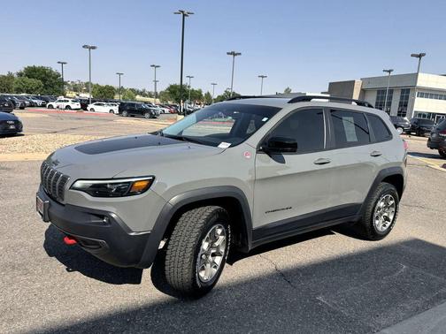 Gray 2022 Jeep Cherokee Trailhawk