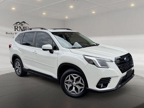 White 2023 Subaru Forester Premium
