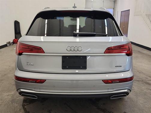 2022 Audi Q5 45 S line Premium Plus