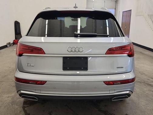 2022 Audi Q5 45 S line Premium Plus
