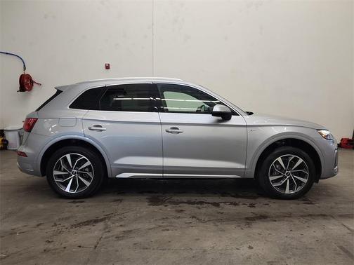 2022 Audi Q5 45 S line Premium Plus