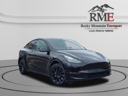 2022 Tesla Model Y Long Range Dual Motor All-Wheel Drive