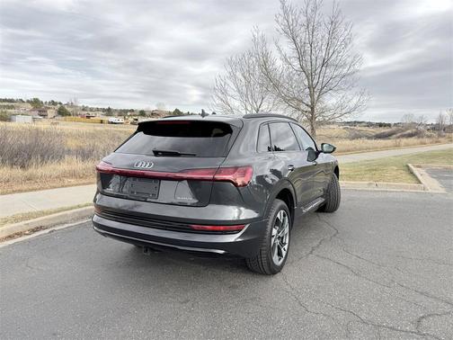 2021 Audi e-tron Premium