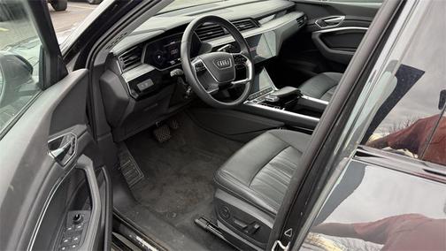 2021 Audi e-tron Premium