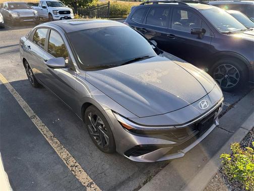 2024 Hyundai ELANTRA SEL
