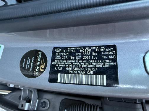 2024 Hyundai ELANTRA SEL