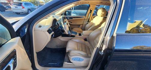 2015 Porsche Macan Turbo
