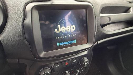 Gray 2018 Jeep Renegade Altitude