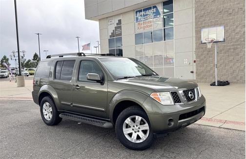 2005 Nissan Pathfinder LE