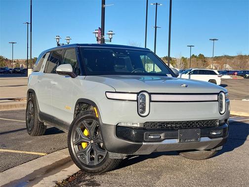 2023 Rivian R1S Adventure