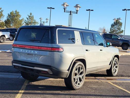 2023 Rivian R1S Adventure