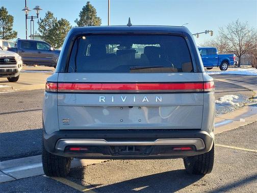 2023 Rivian R1S Adventure