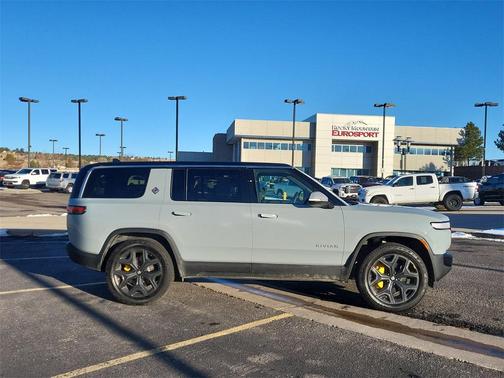 2023 Rivian R1S Adventure